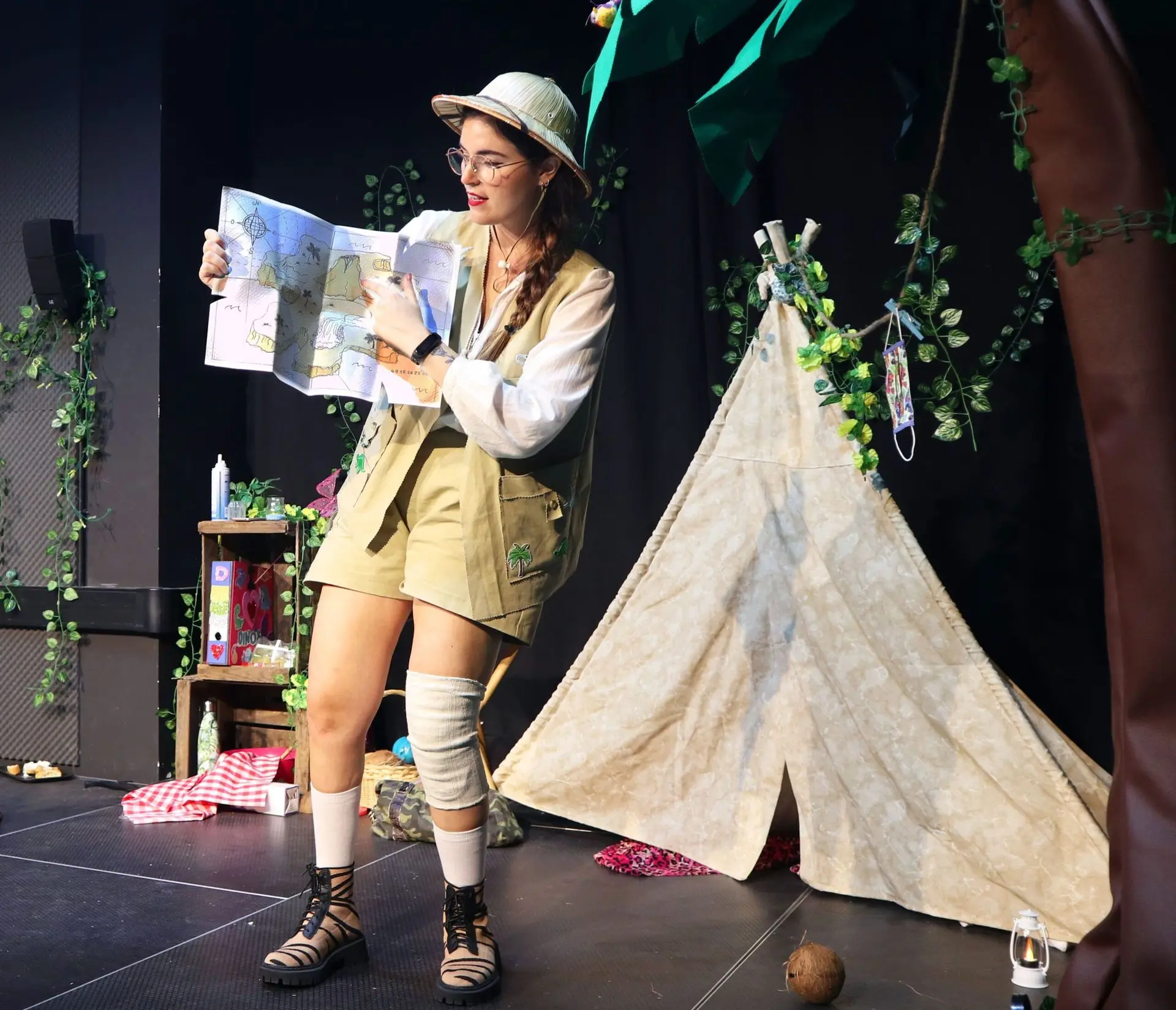 TEATRO INFANTIL: "DINOSAPIENS"