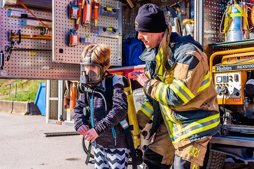 VISITA AL PARQUE DE BOMBEROS